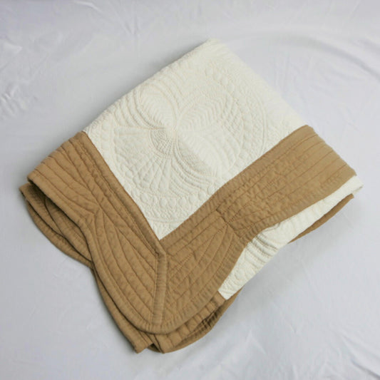 Tan Trim Quilt